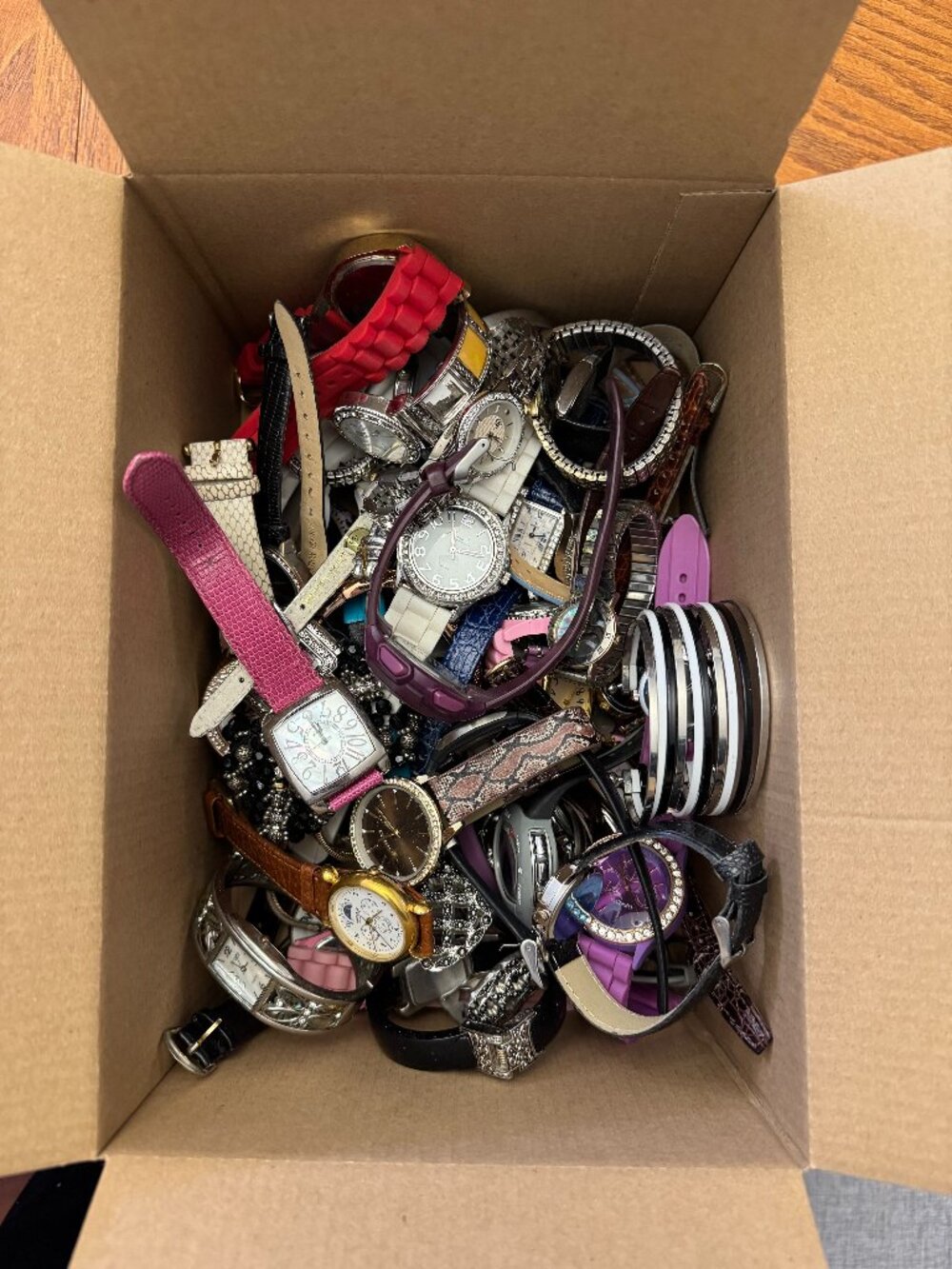 Bulk Watch Lot 4.5 LBS Mixed Vintage Modern Watches Reseller Parts Repair